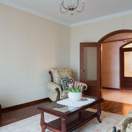 Classy Apartment In Good Neighbourhood Рига Экстерьер фото