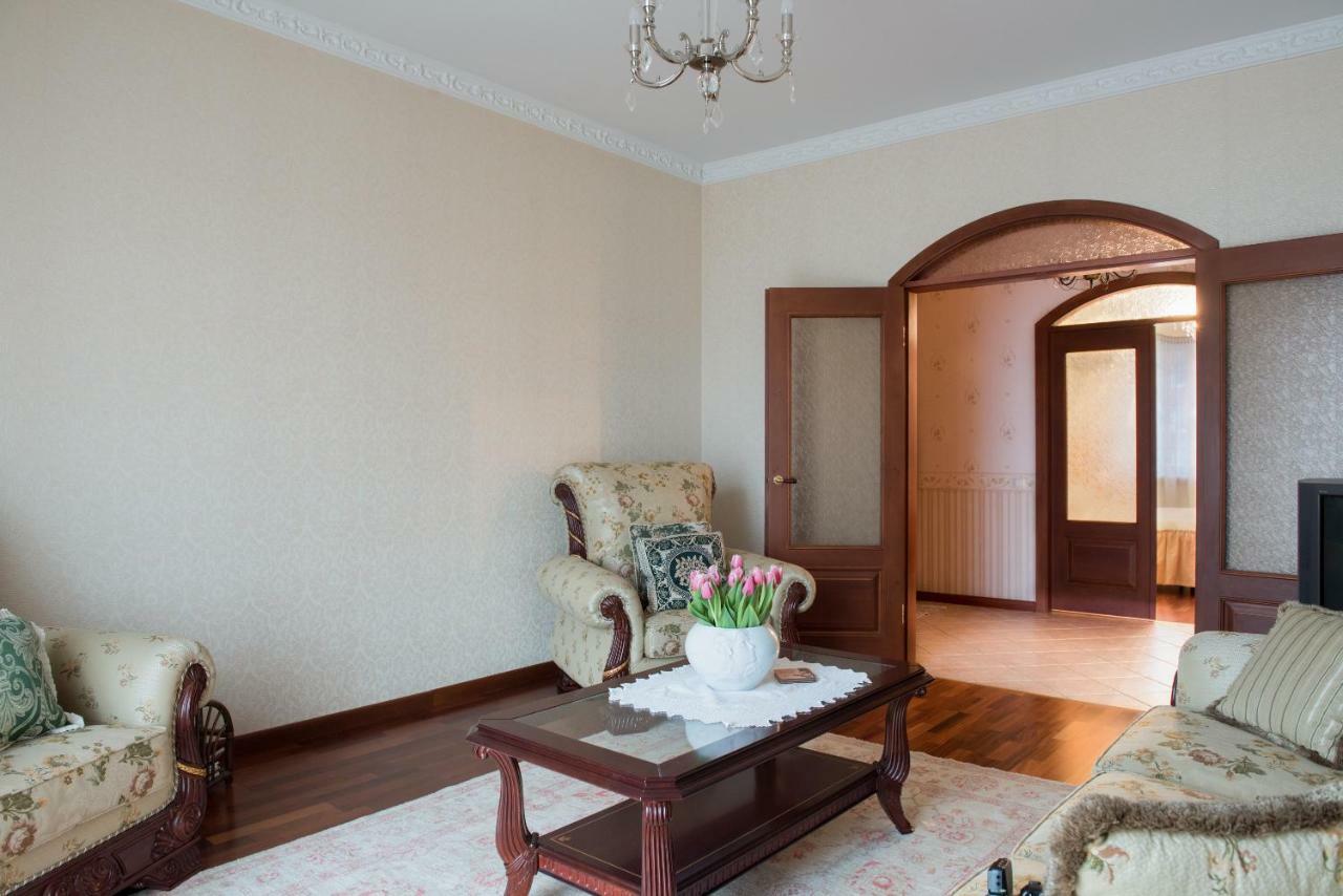 Classy Apartment In Good Neighbourhood Рига Экстерьер фото
