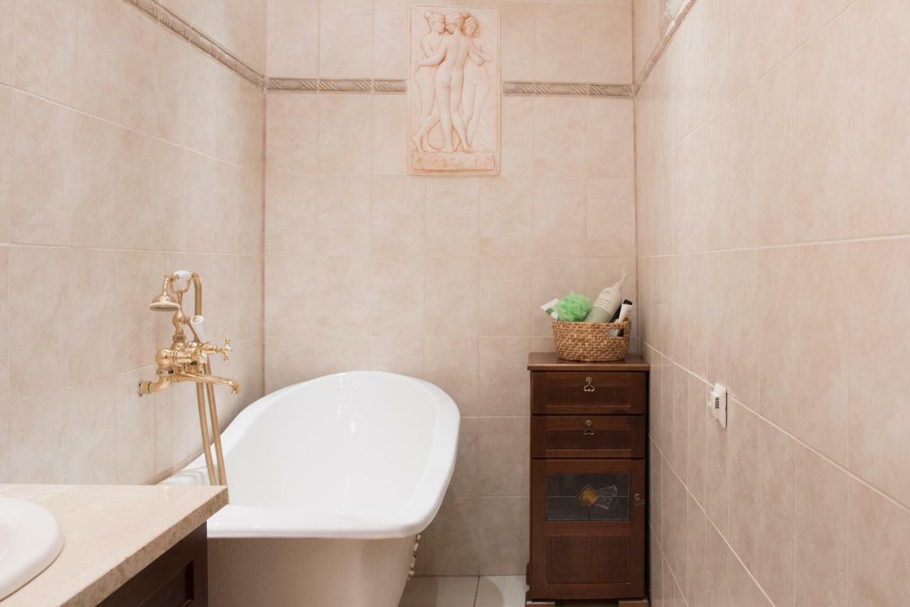 Classy Apartment In Good Neighbourhood Рига Экстерьер фото