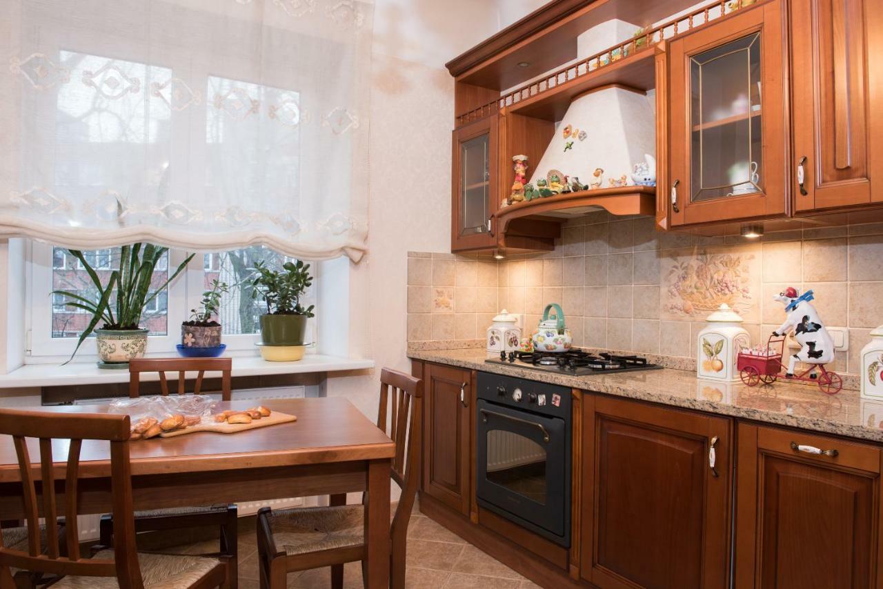 Classy Apartment In Good Neighbourhood Рига Экстерьер фото