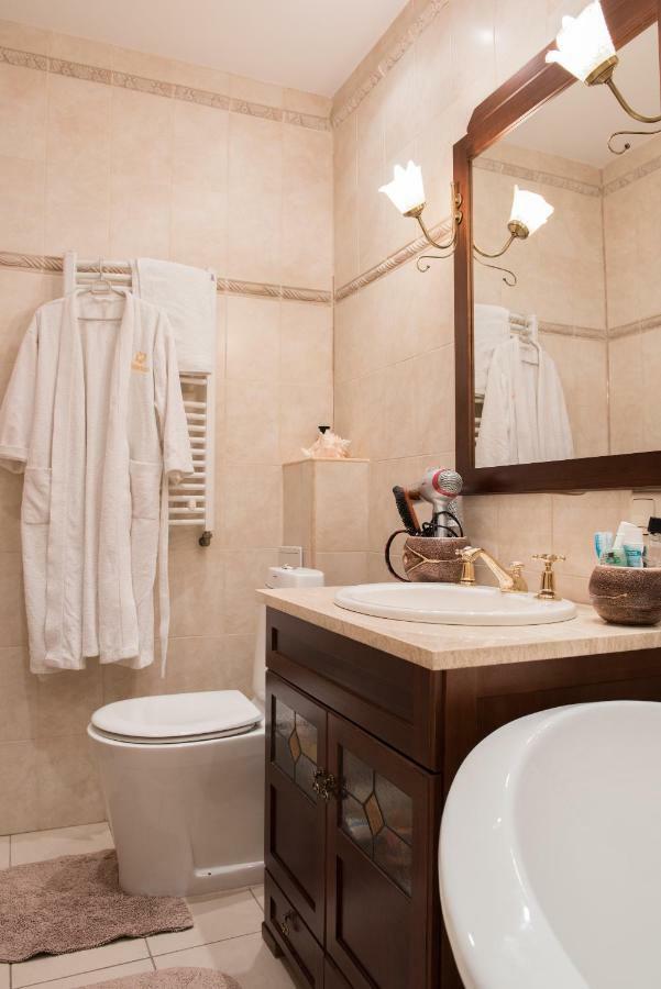Classy Apartment In Good Neighbourhood Рига Экстерьер фото