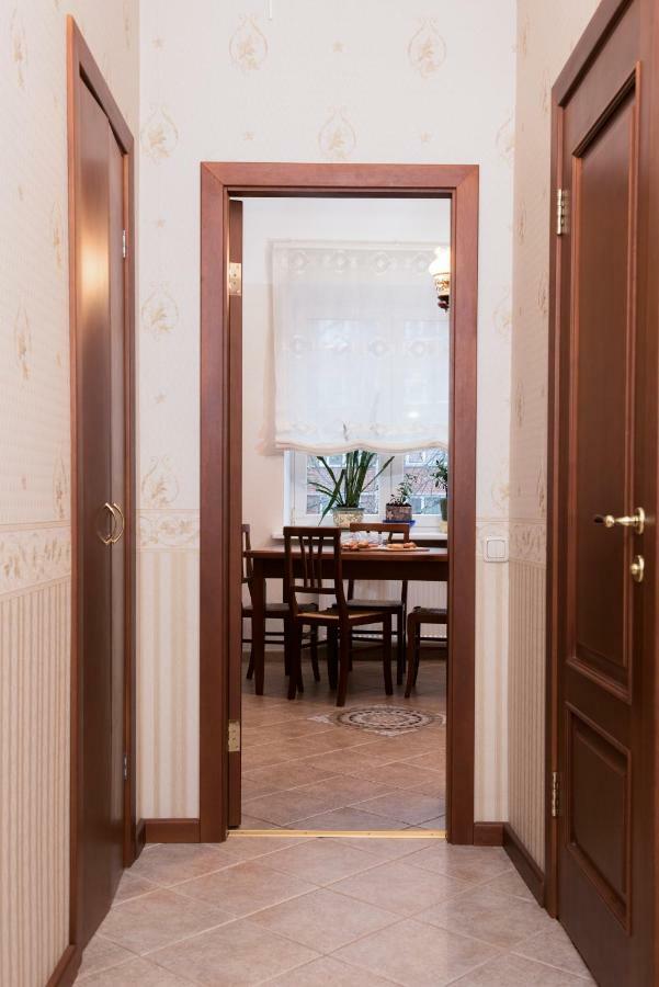 Classy Apartment In Good Neighbourhood Рига Экстерьер фото