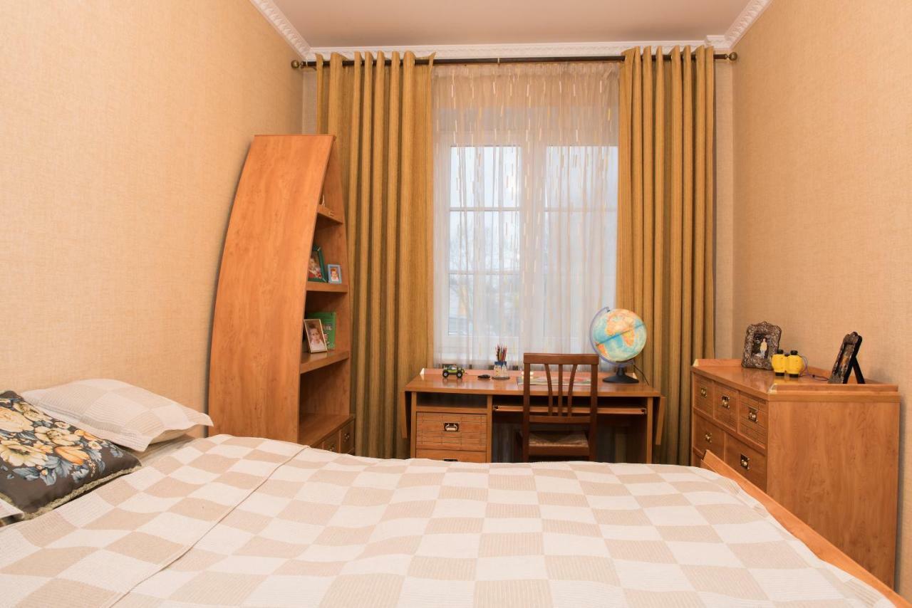 Classy Apartment In Good Neighbourhood Рига Экстерьер фото